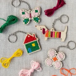 Rex London Stitch your own wooden keyring - Sausage Dog Hot